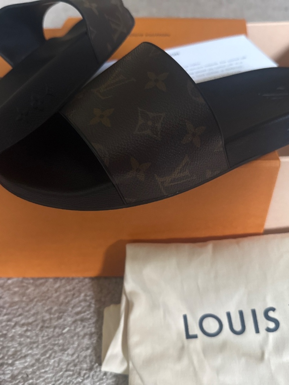 Louis Vuitton waterfront mules - Picture 3 of 5